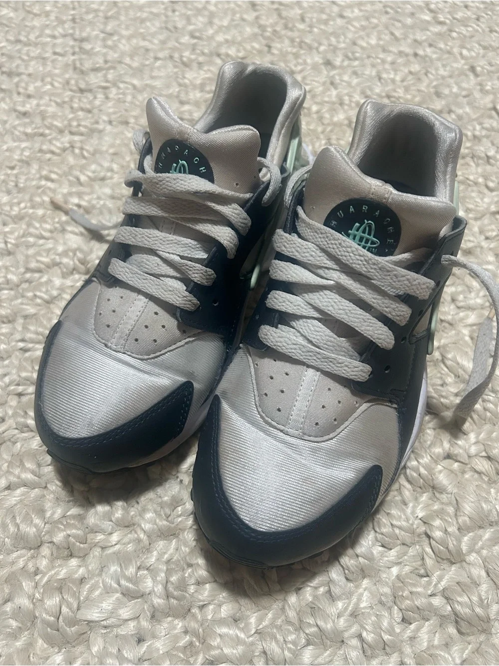 Nike Women's Athletic Shoes Silver Black Mint